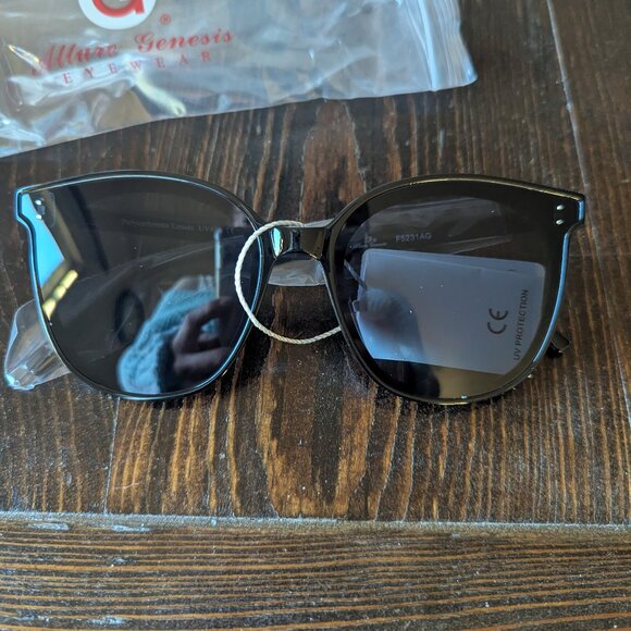 Accessories - Sunglasses